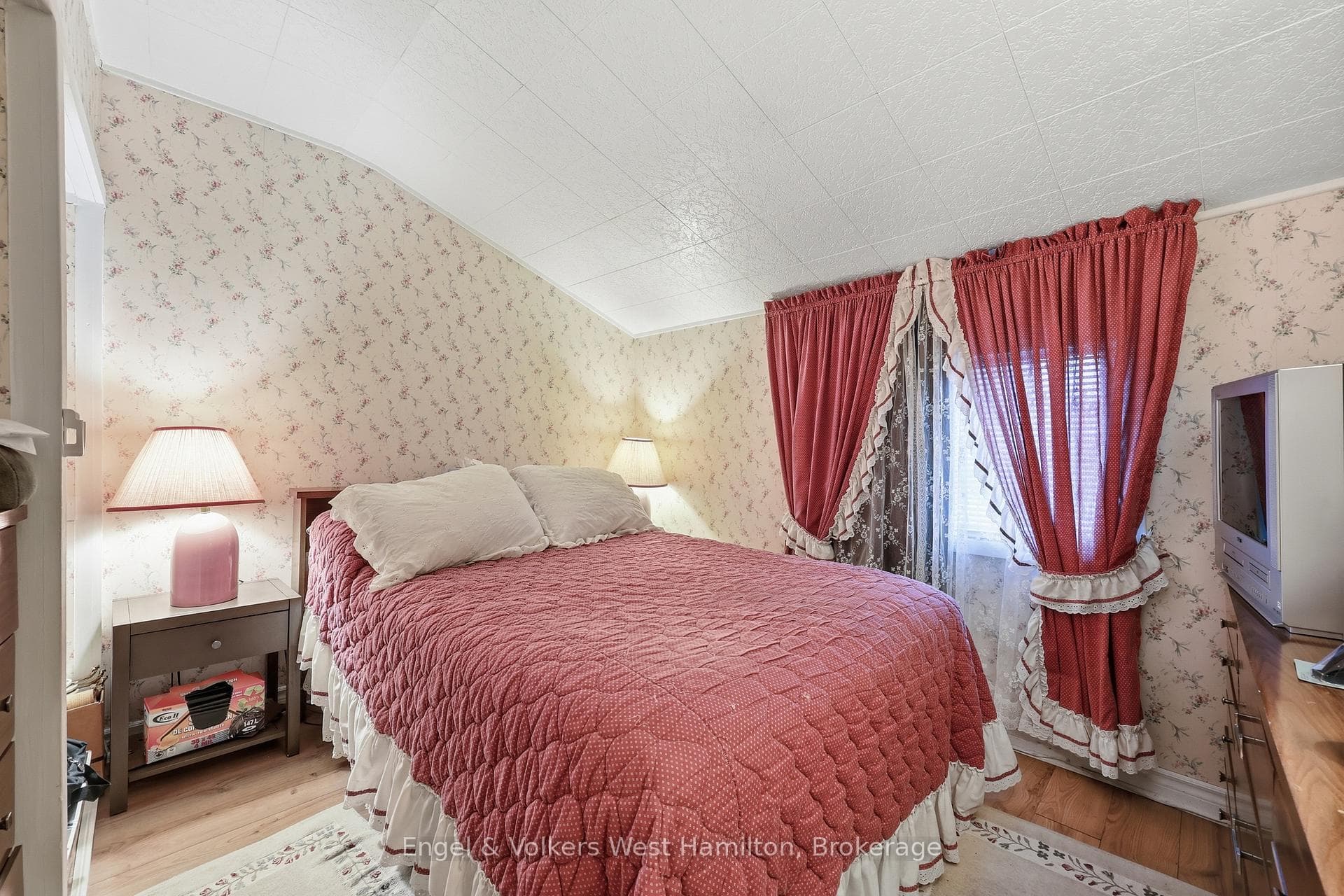 18 Mayflower Avenue photo 8