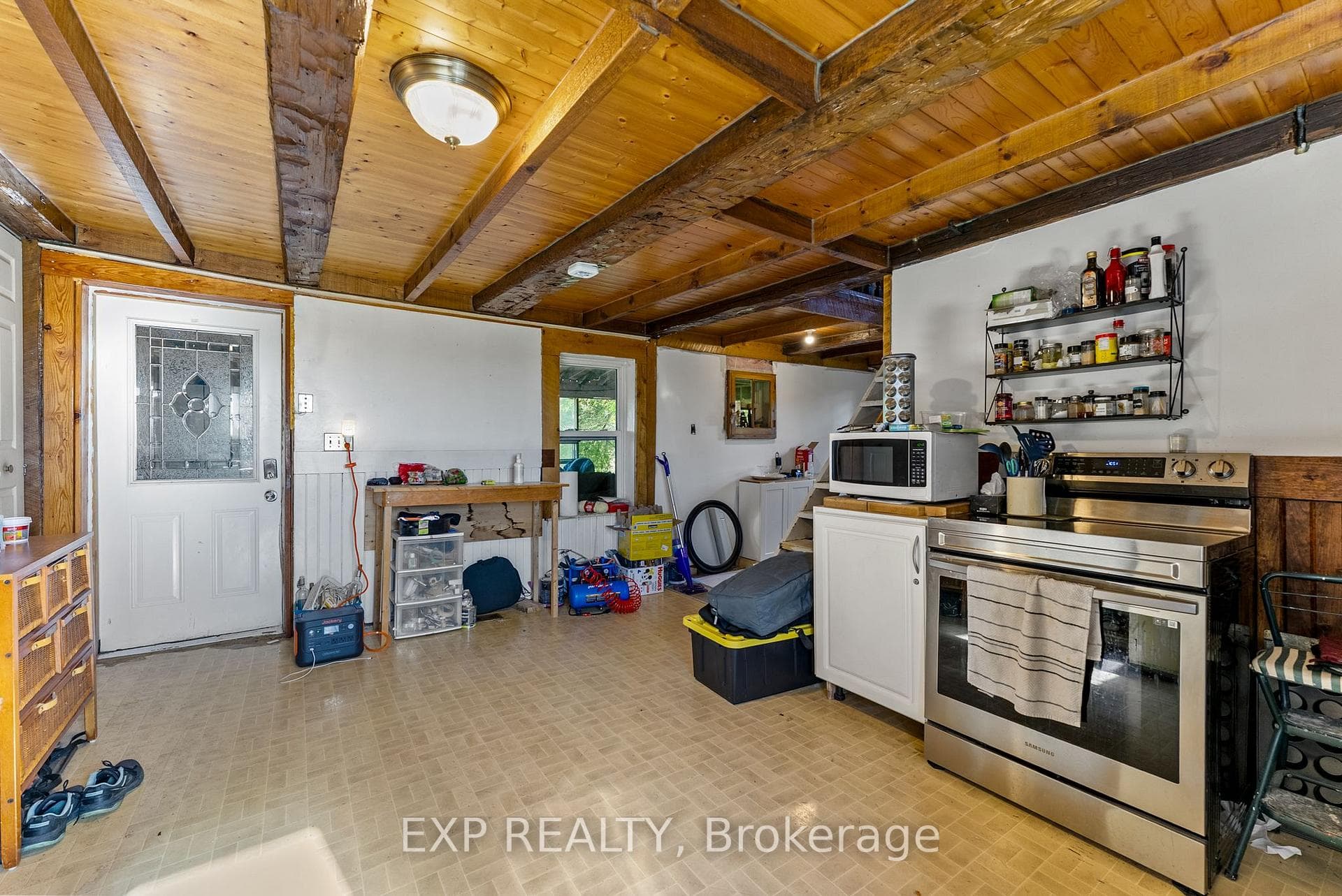 225 Joyce Road photo 4