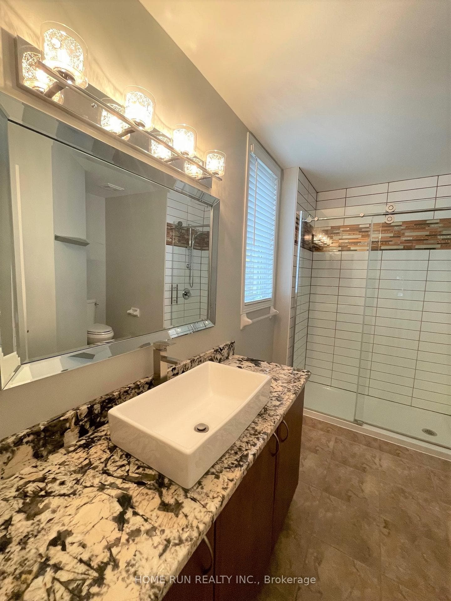 180 Hartsmere Drive photo 15