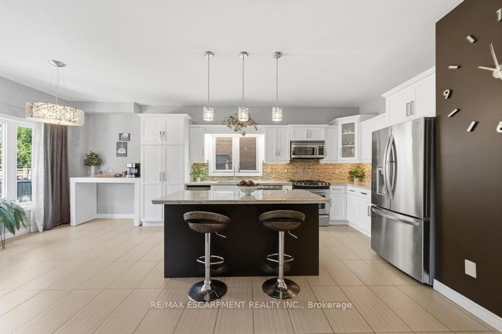 64 Onyx Court photo 10