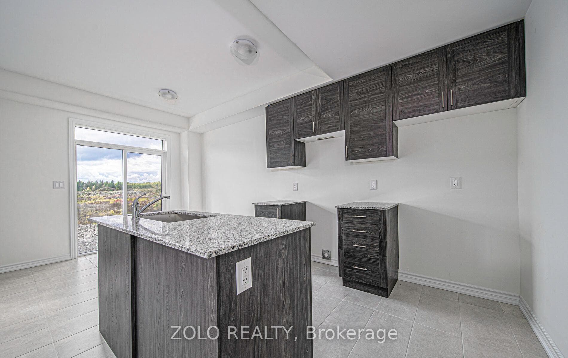 84 Hillcroft Way photo 7
