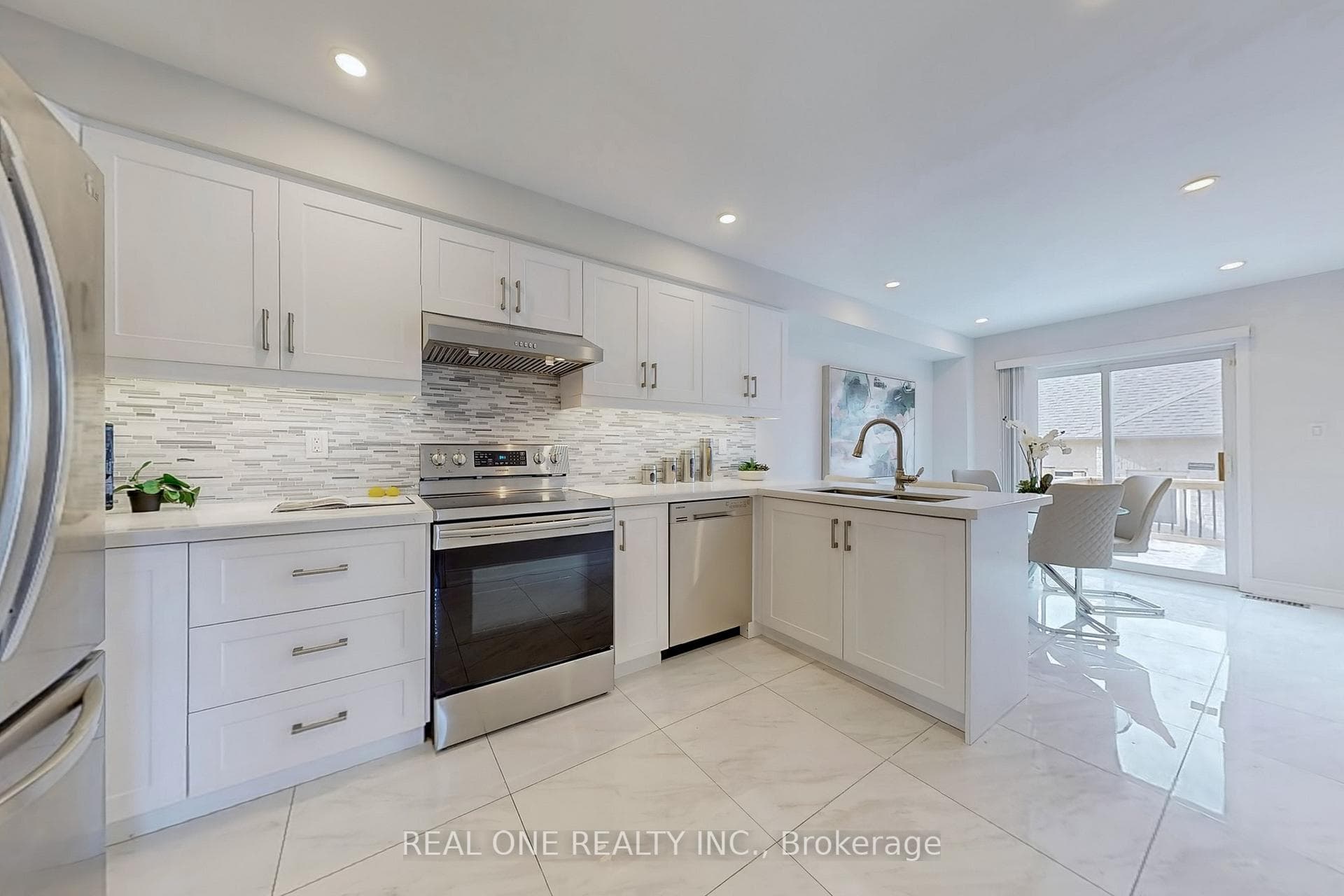 804 Caboto Trail photo 16