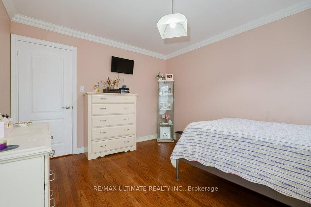 62 Schell Avenue photo 23
