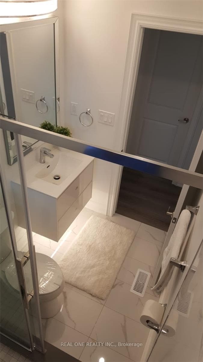 180 Manning Avenue Unit Upper photo 21