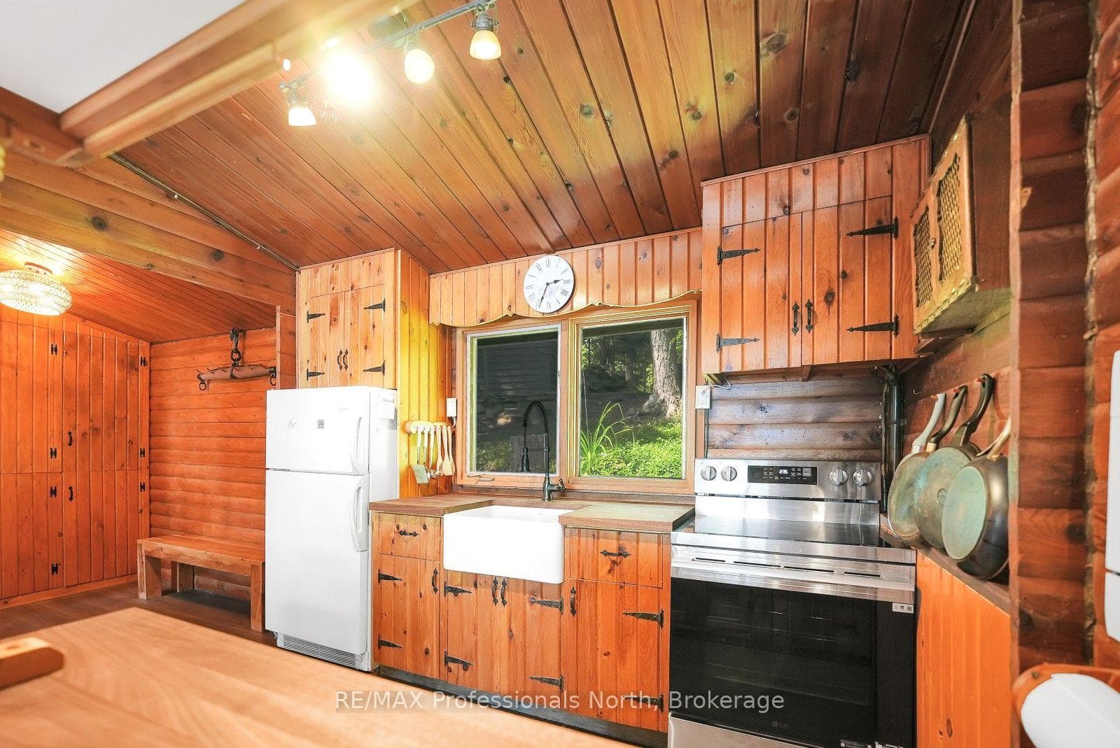 1042 Platinum Bay Road photo 10