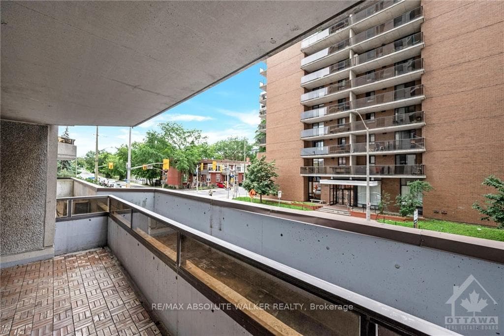 470 LAURIER Avenue Unit 209 photo 18