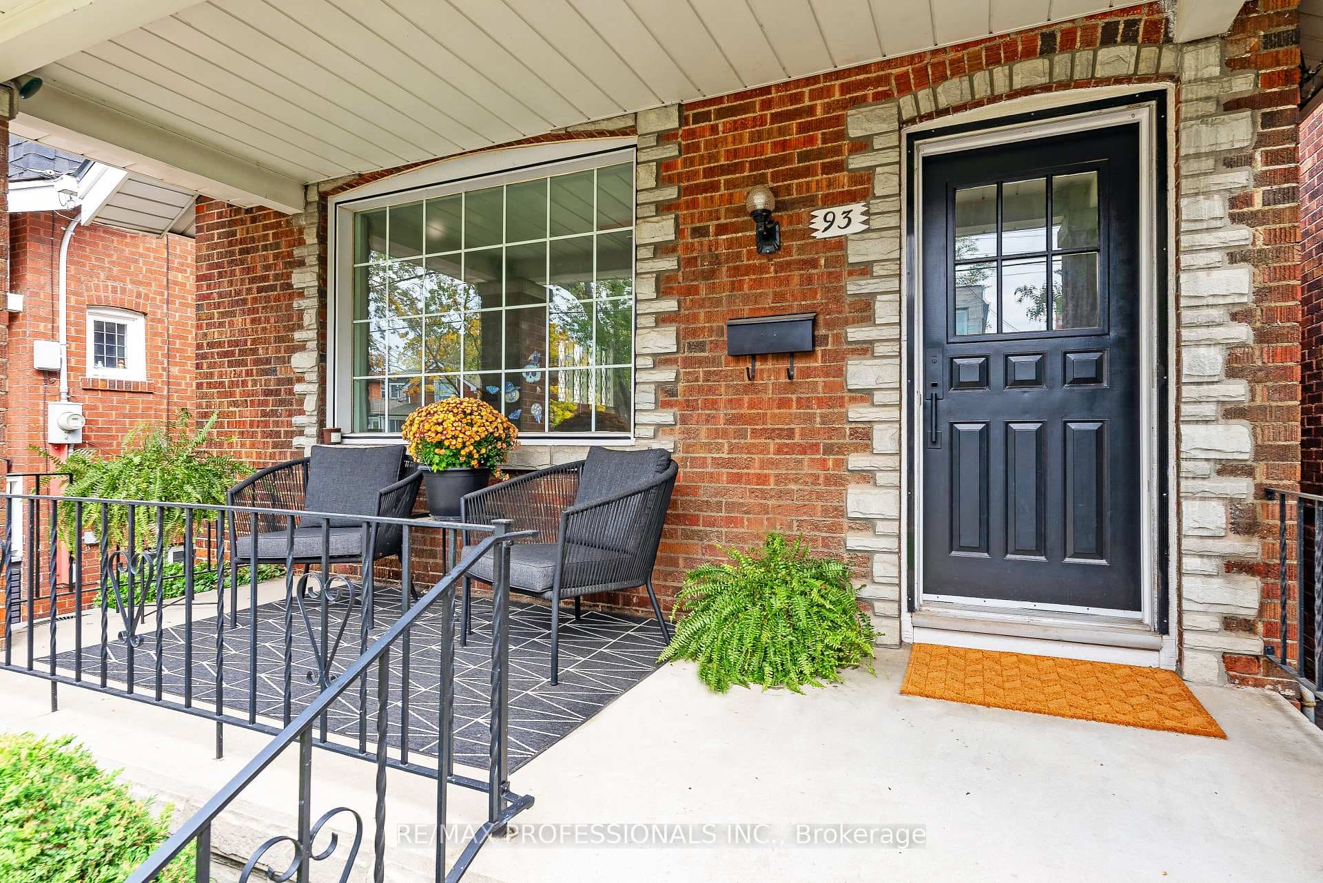 93 Wheatfield Road photo 2