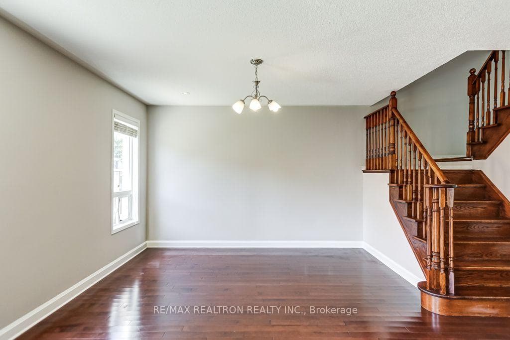 20 Raintree Drive photo 16