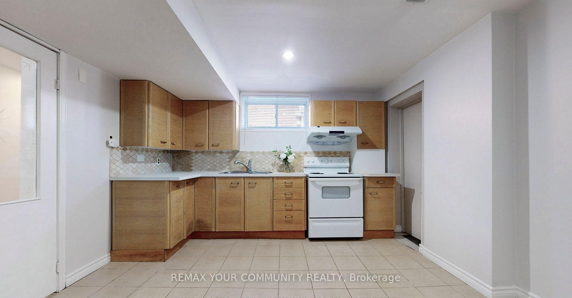 41 Shropshire Drive Unit Bsmt photo 11