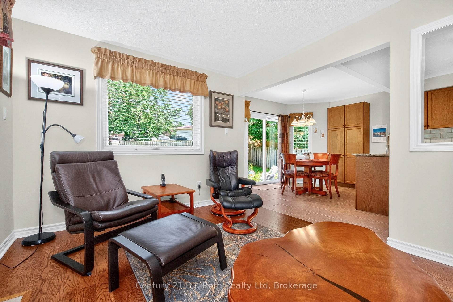 997 Whitney Crescent photo 16