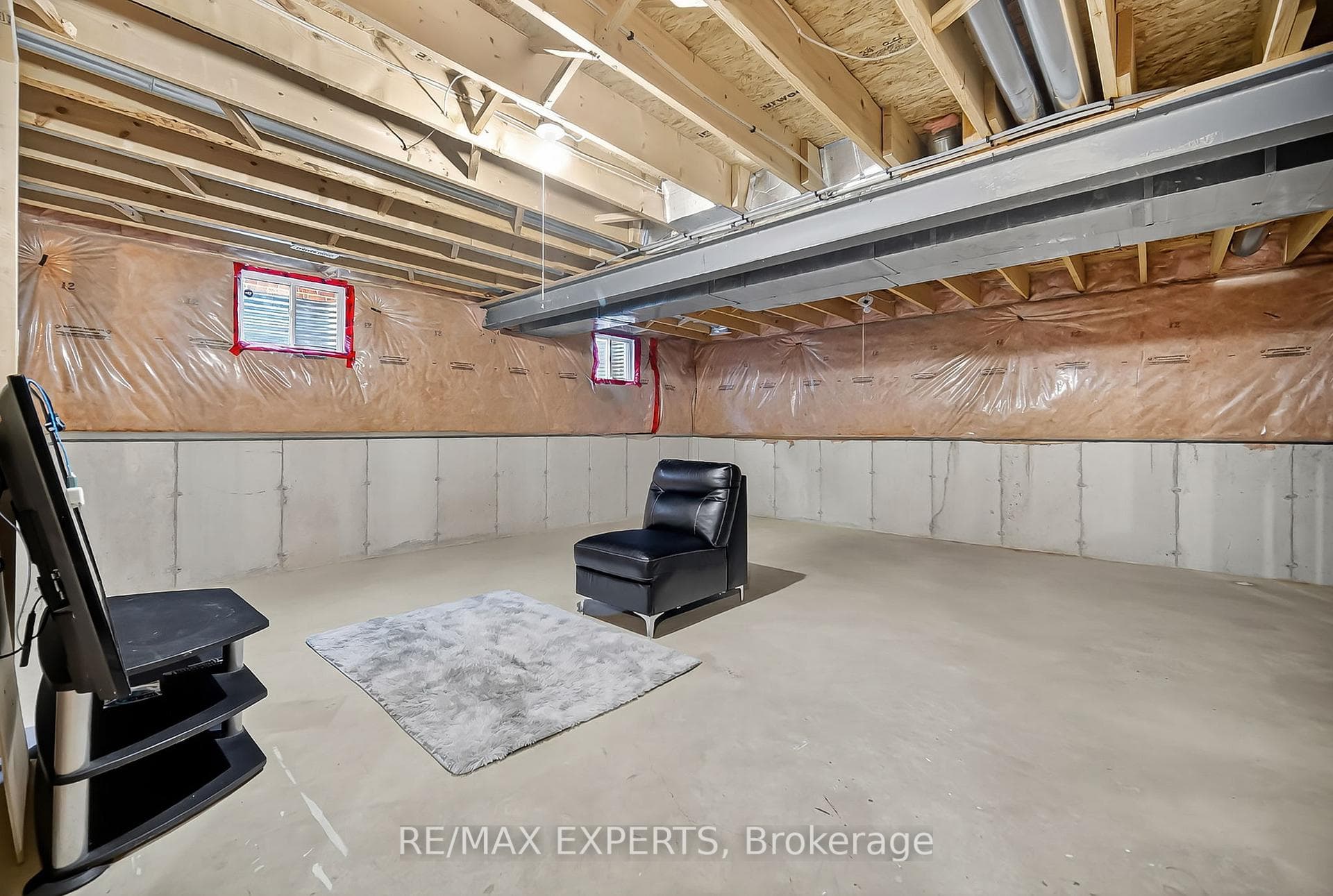 936 Talisman Crescent photo 33