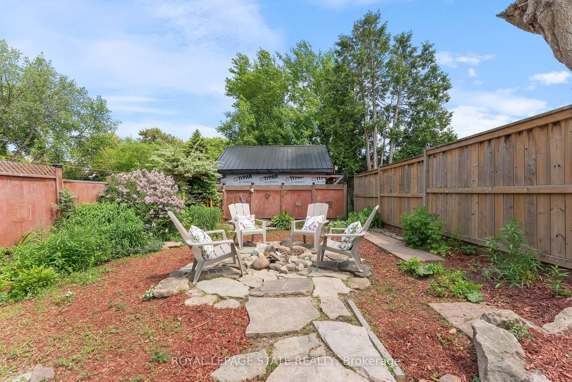 544 Mary Street photo 17