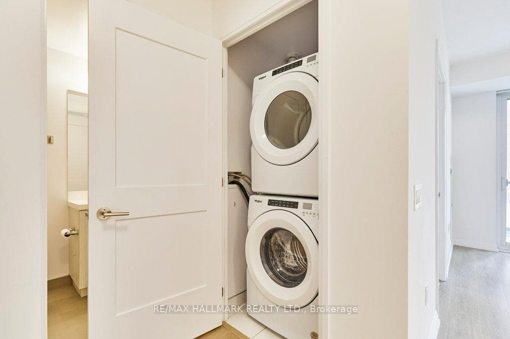 Ensuite Laundry