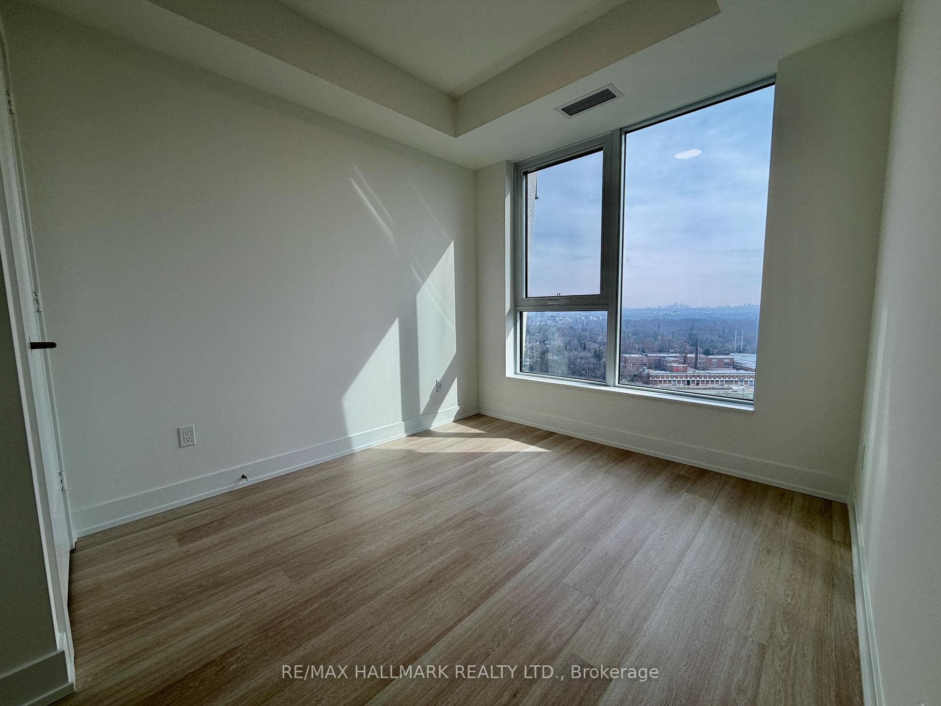 60 Central Park Roadway N/A Unit 2015 photo 7