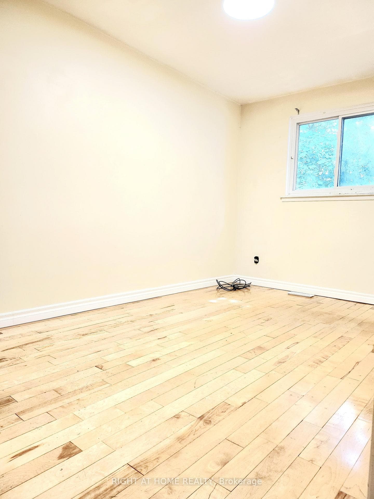 56 Gordon Way photo 5