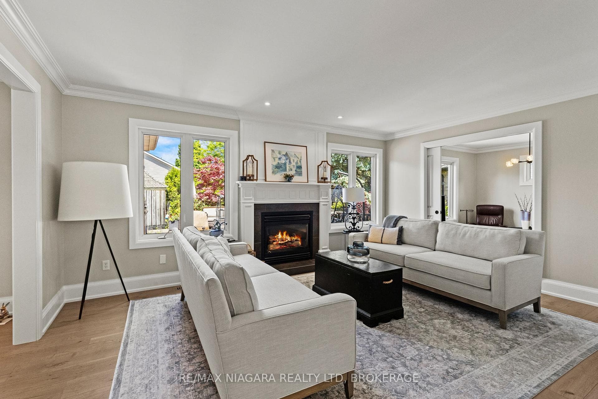 611 Victoria Street photo 9