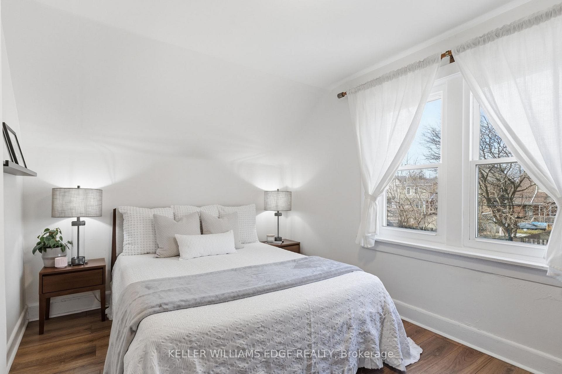 109 Grosvenor Avenue photo 22