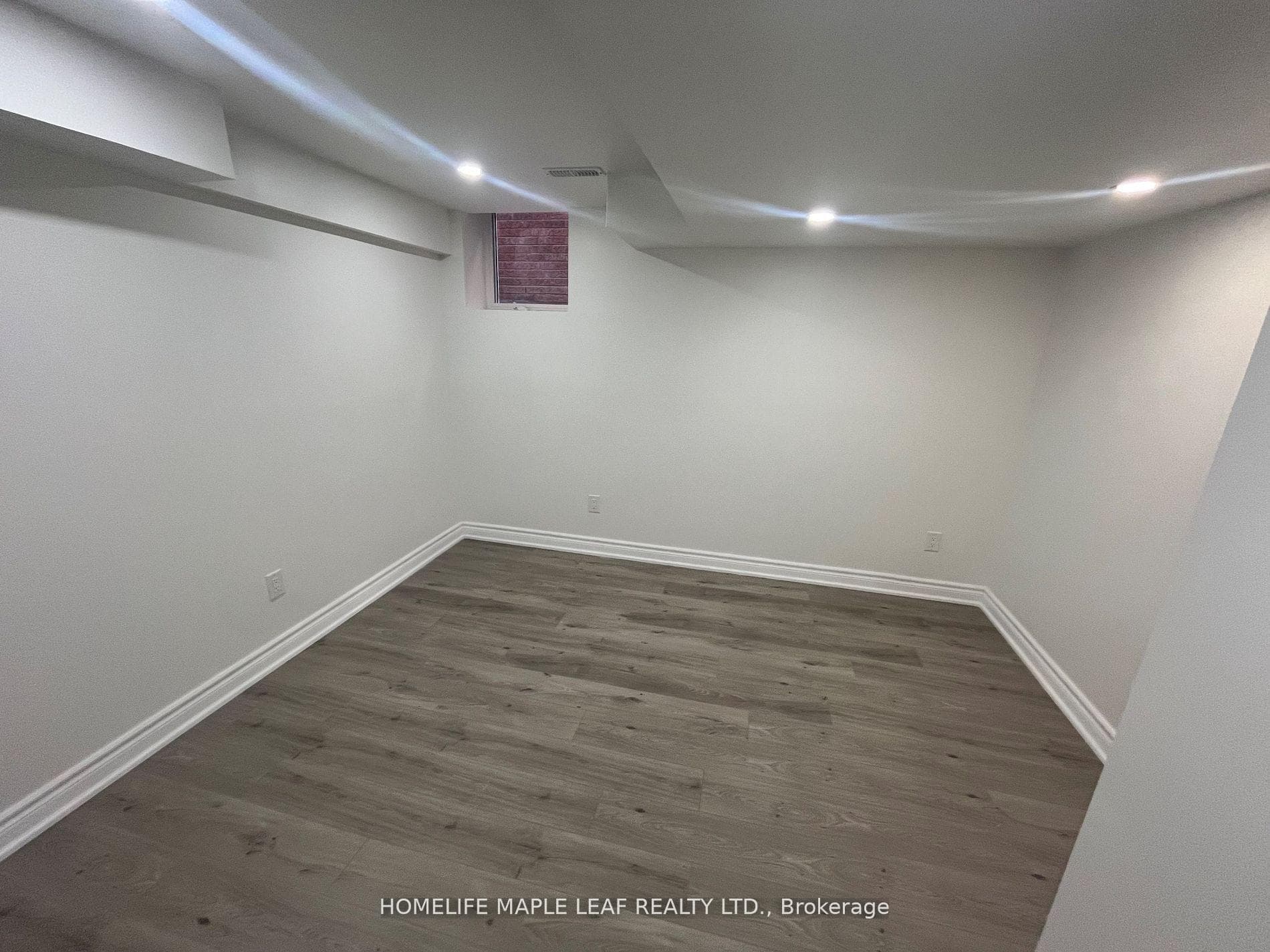 3447 Artesian Drive photo 4