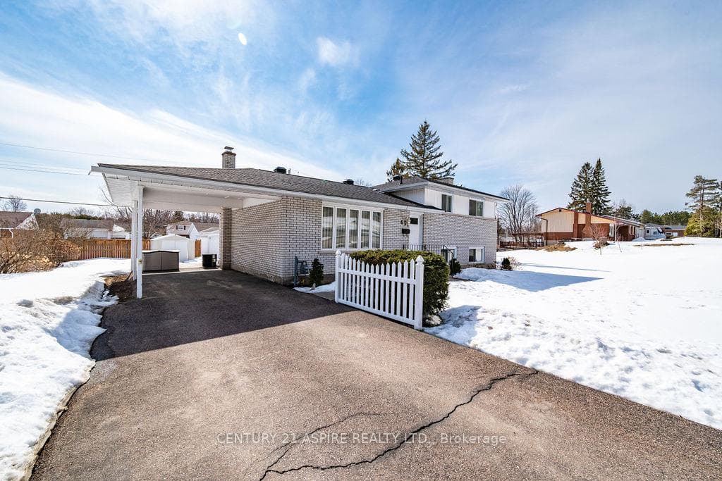 631 Birch Street photo 4