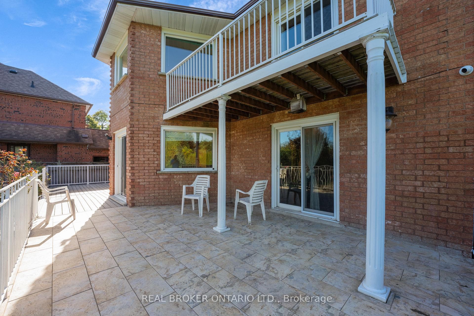 87A Hill Crescent photo 36