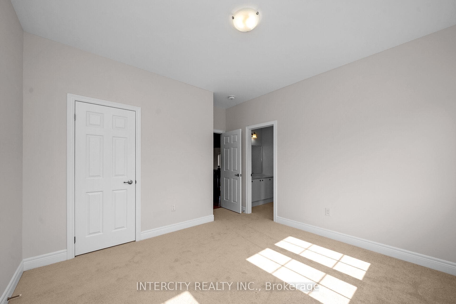 35 Keyworth Crescent photo 29
