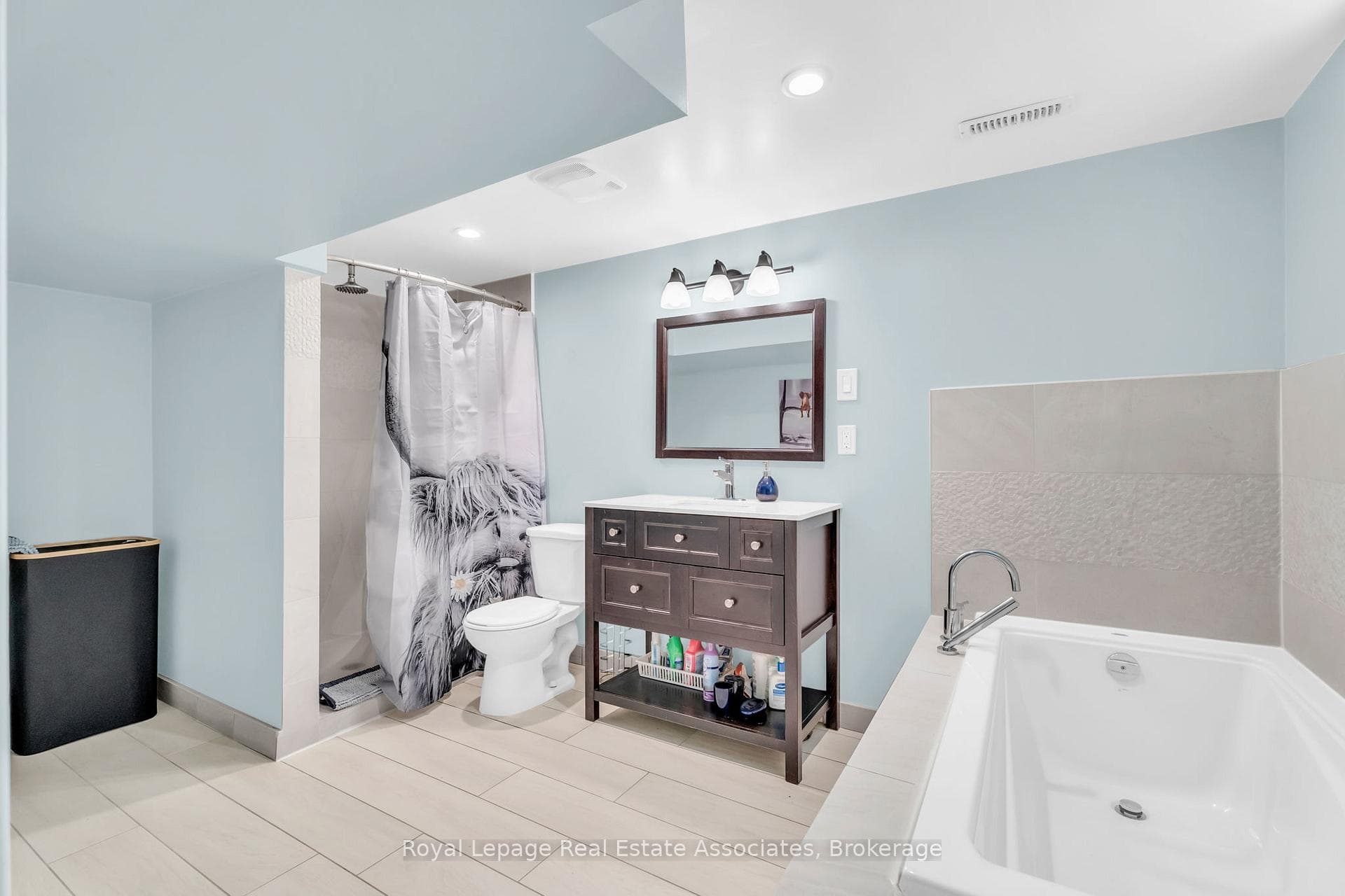 76 Keats Drive photo 23