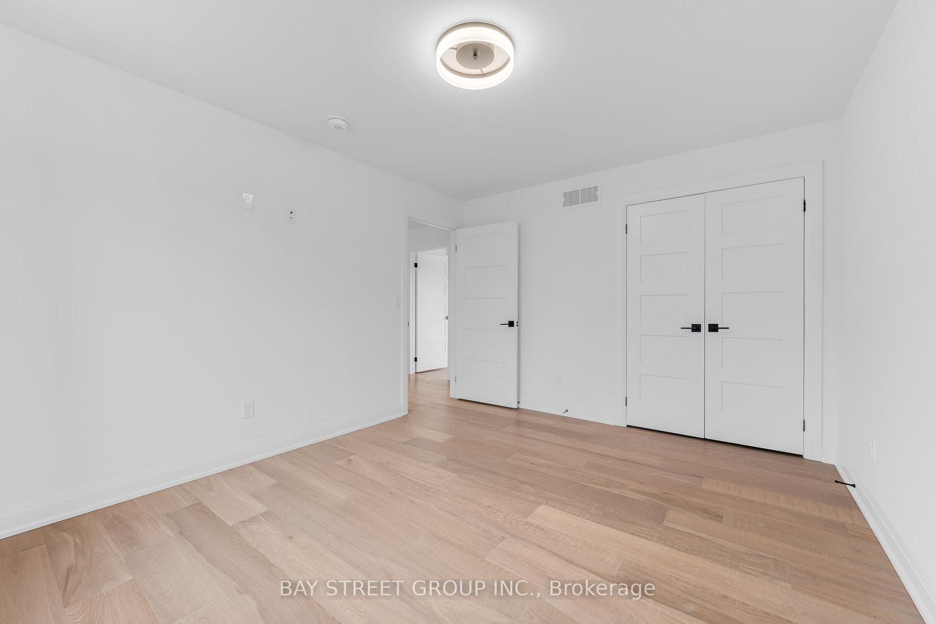 402 Aqueduct Street photo 33