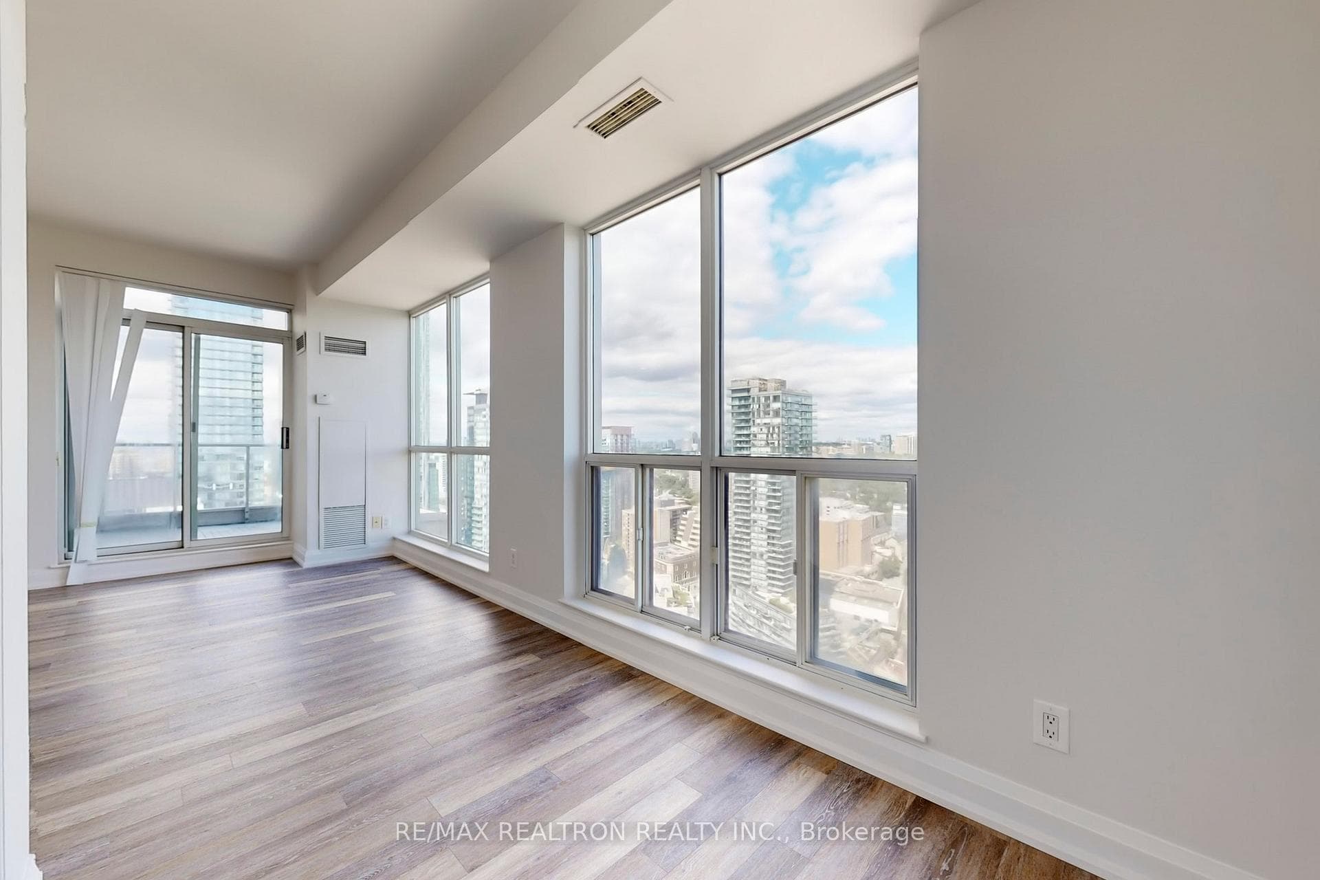 8 Park Road Unit PH3802 photo 19