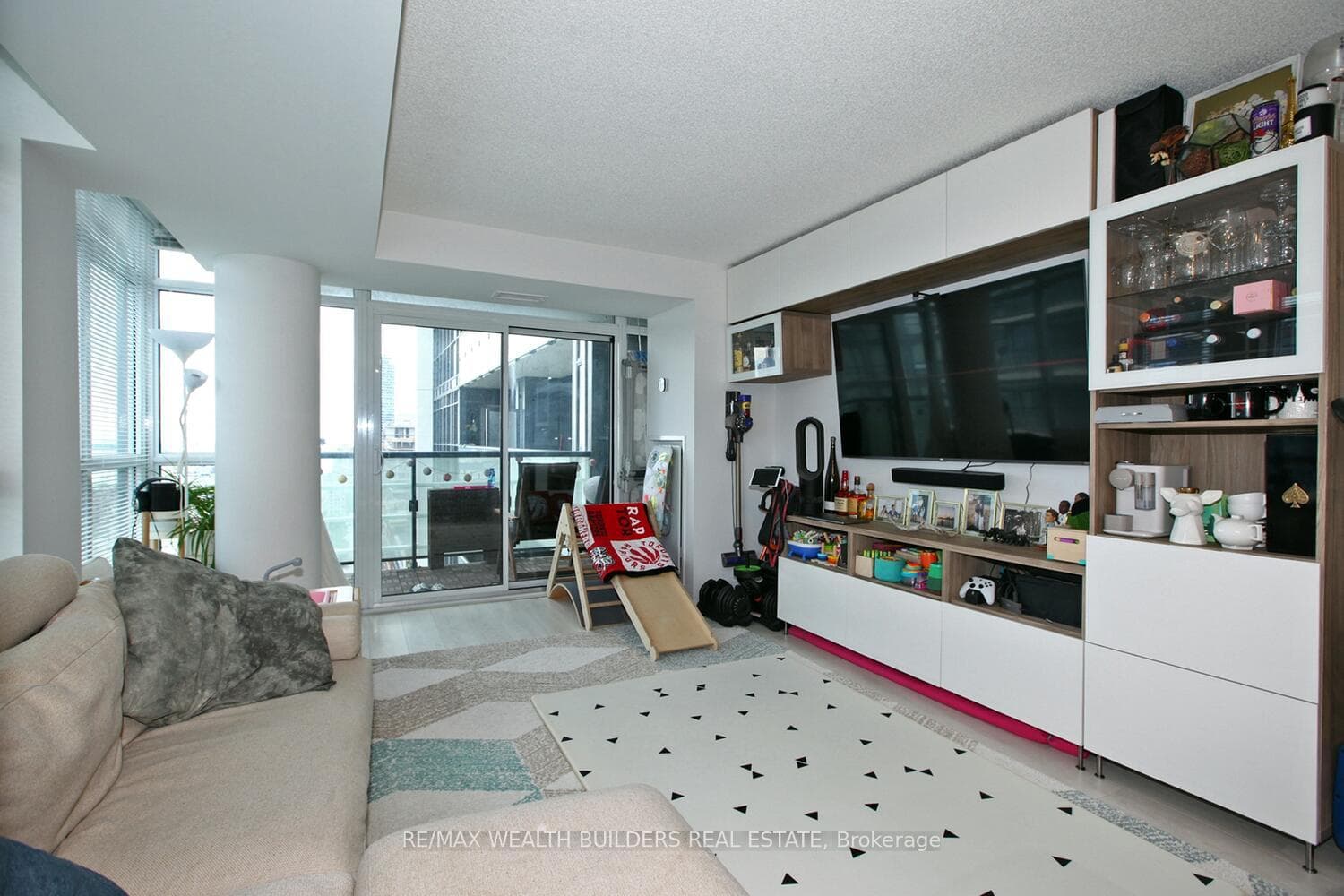 400 Adelaide Street Unit 2322 photo 6