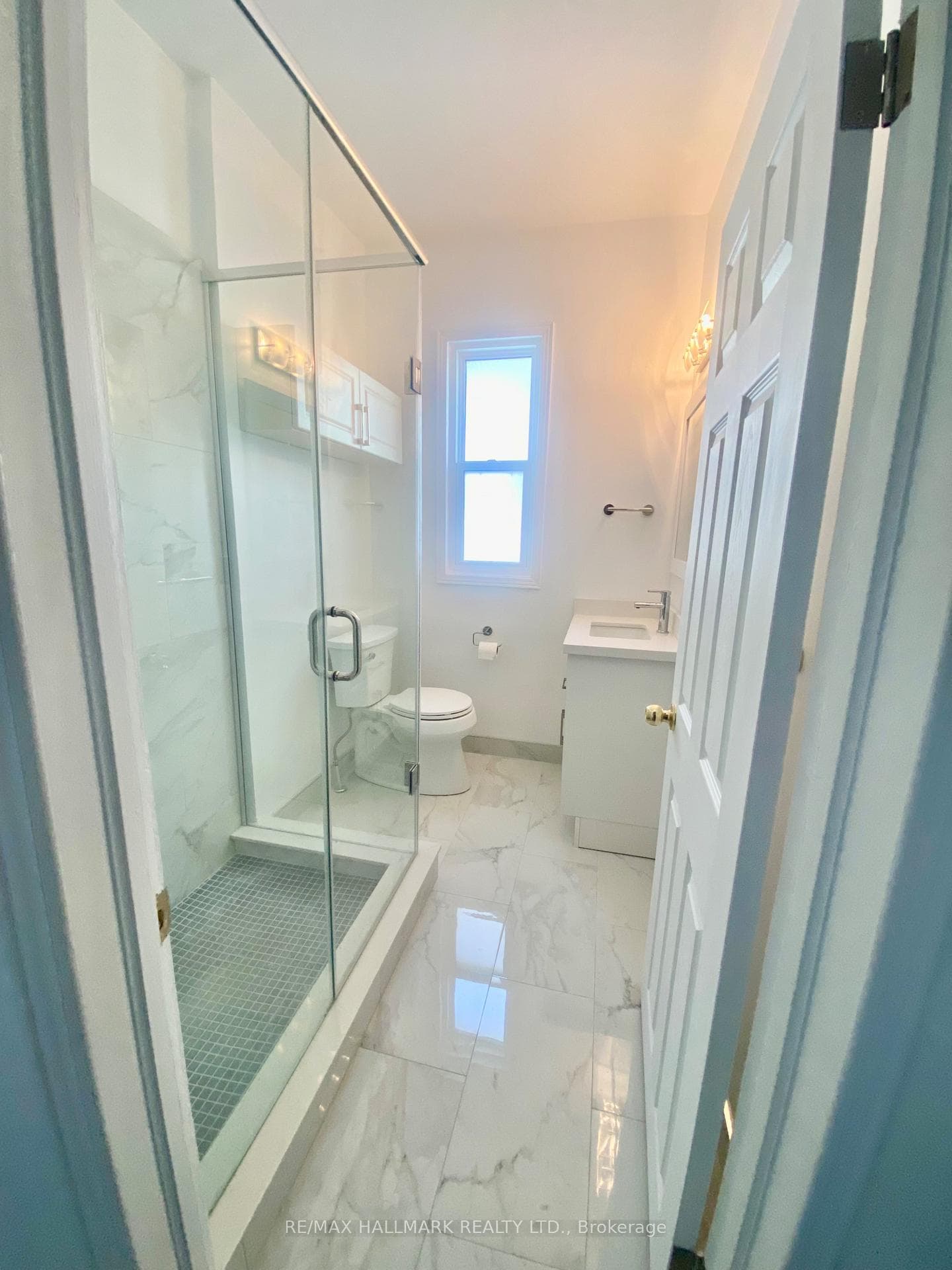 228 Gainsborough Road photo 18