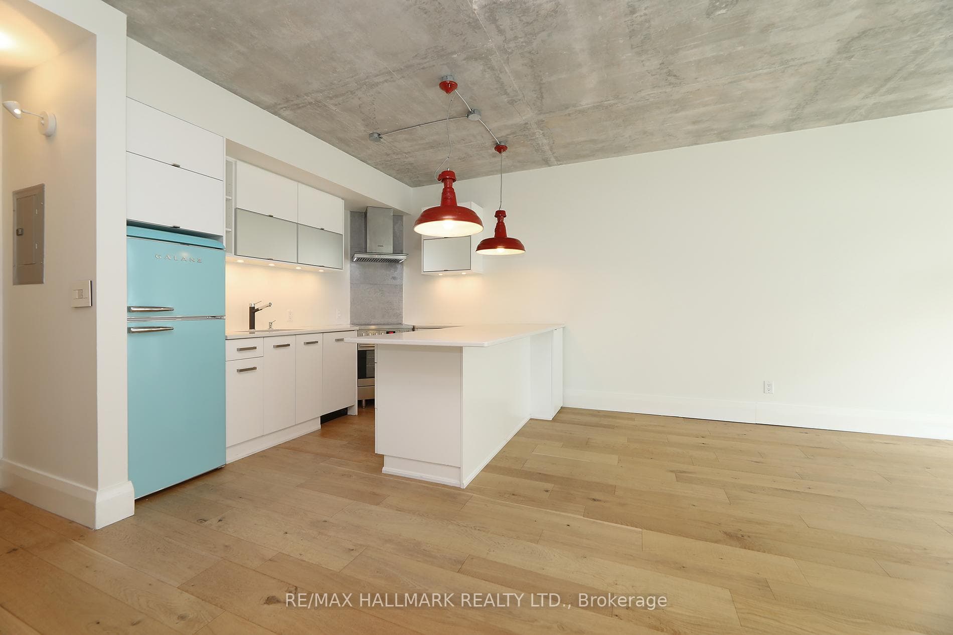 301 Markham Street Unit 402 photo 9