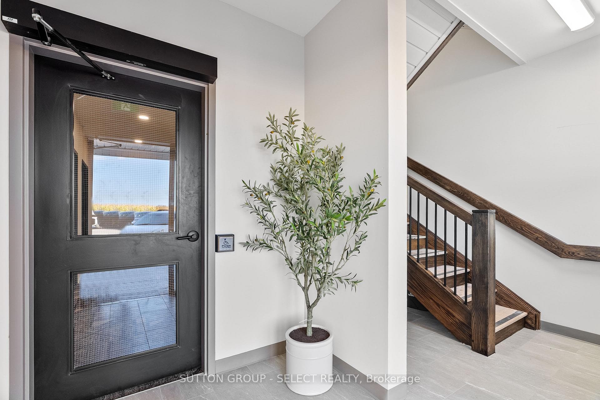13 Moonlight Court Unit 302A photo 4