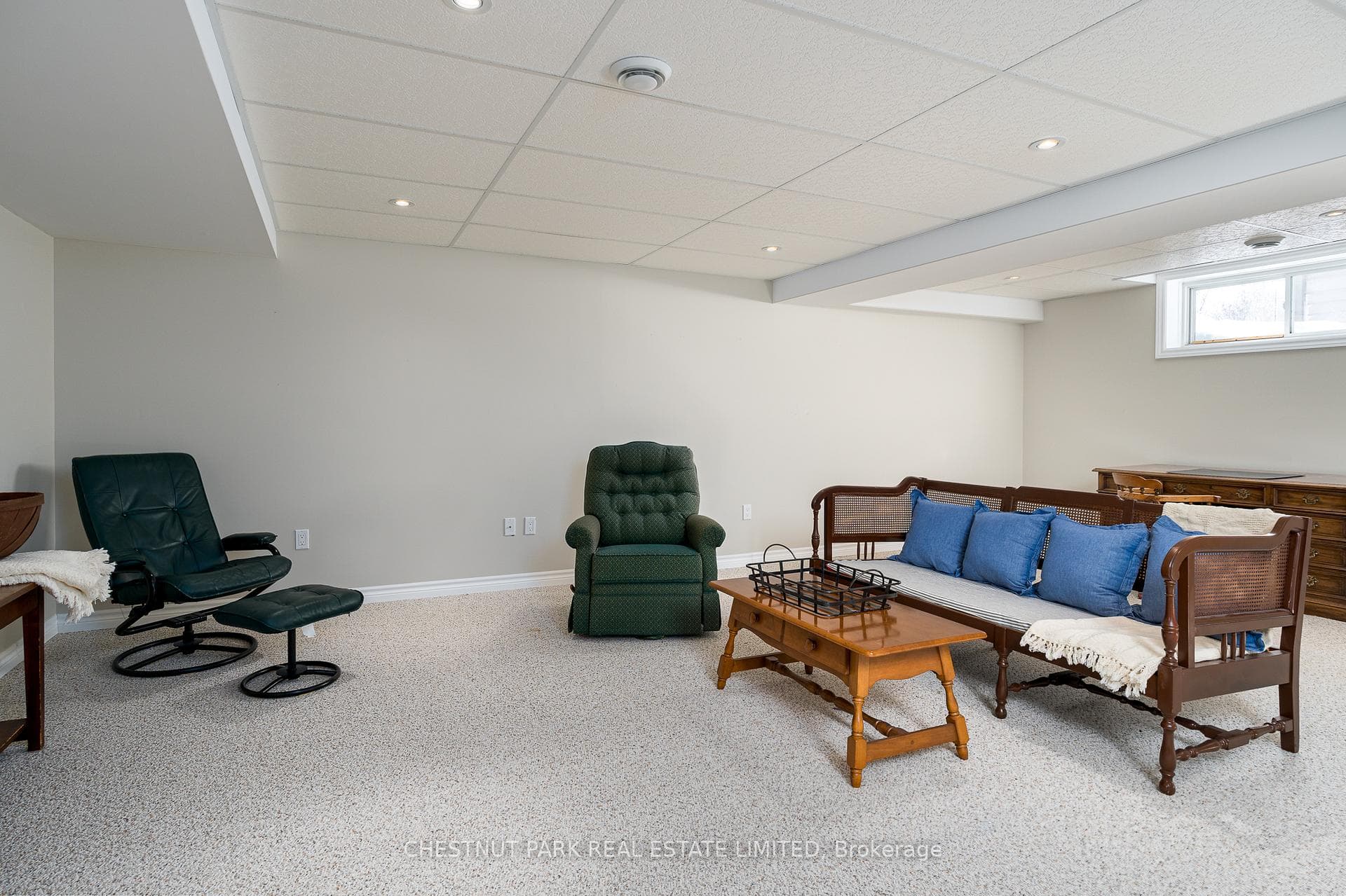 60 Elmdale Drive photo 24