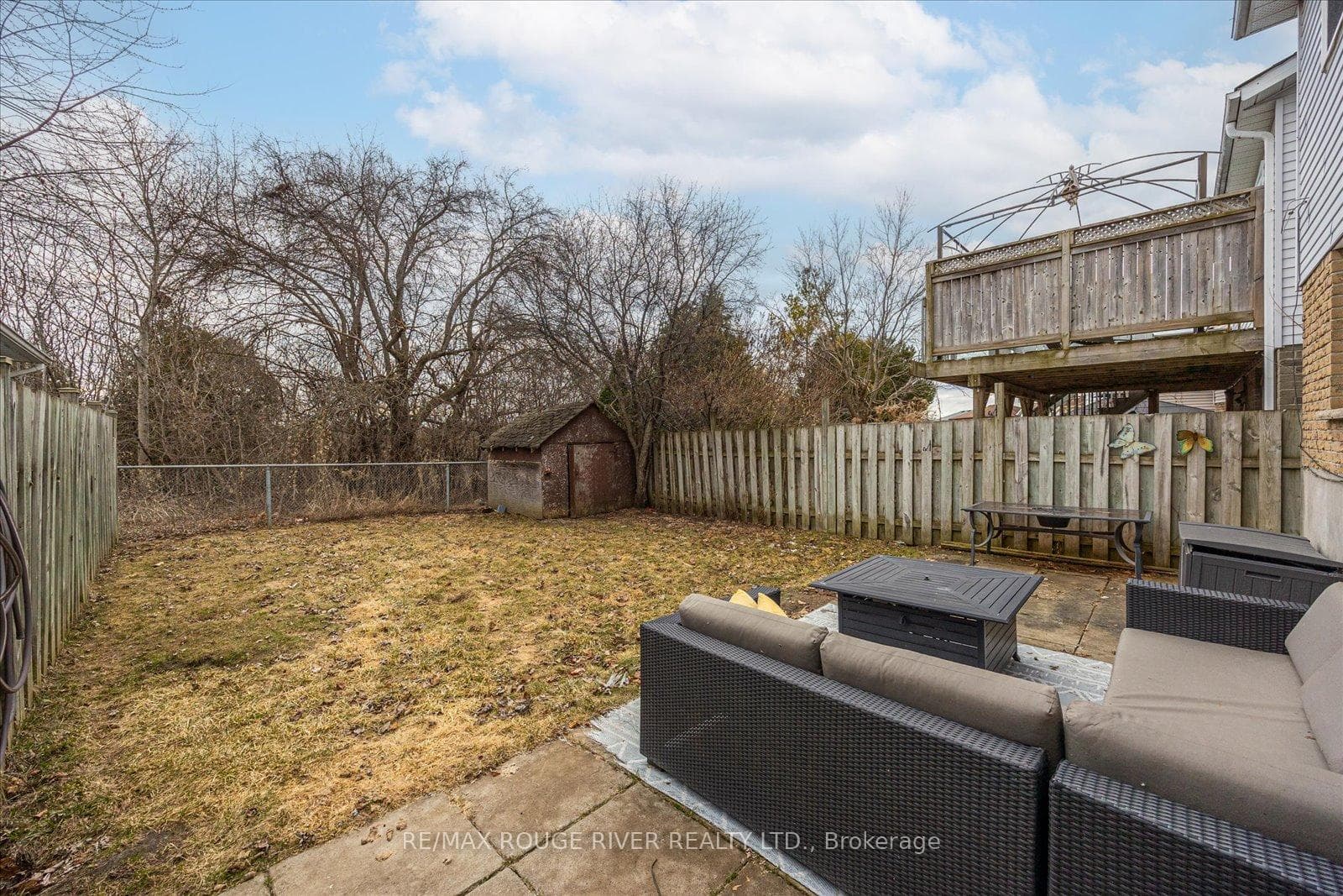 817 Bennett Crescent photo 40