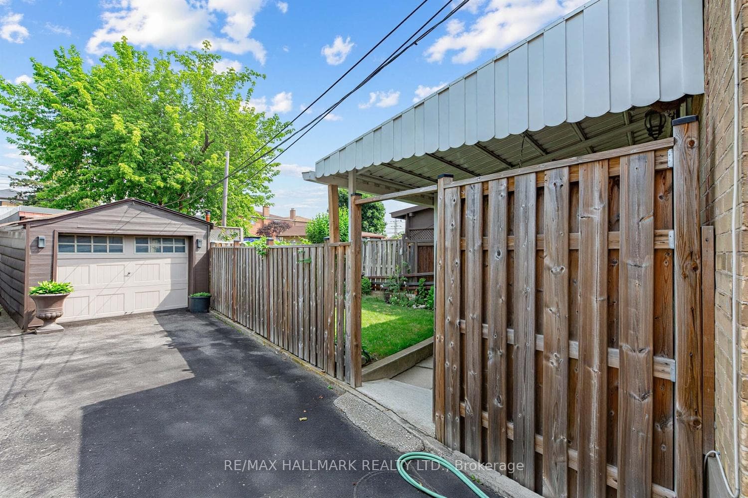 40 Bowie Avenue photo 34
