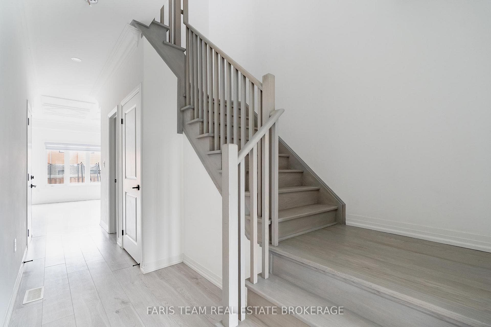 42 Fairlane Avenue photo 21