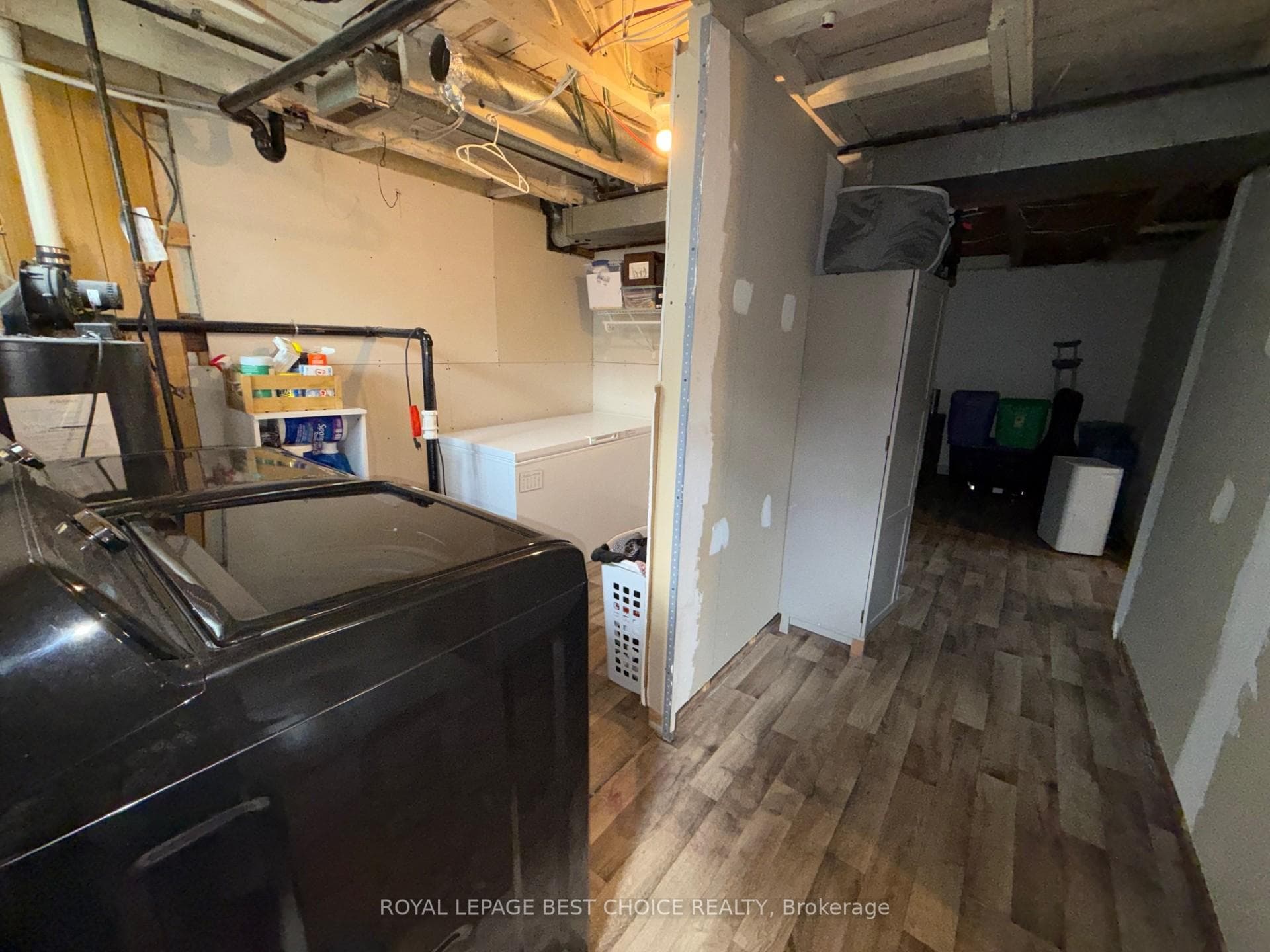 214 Haliburton Avenue photo 31