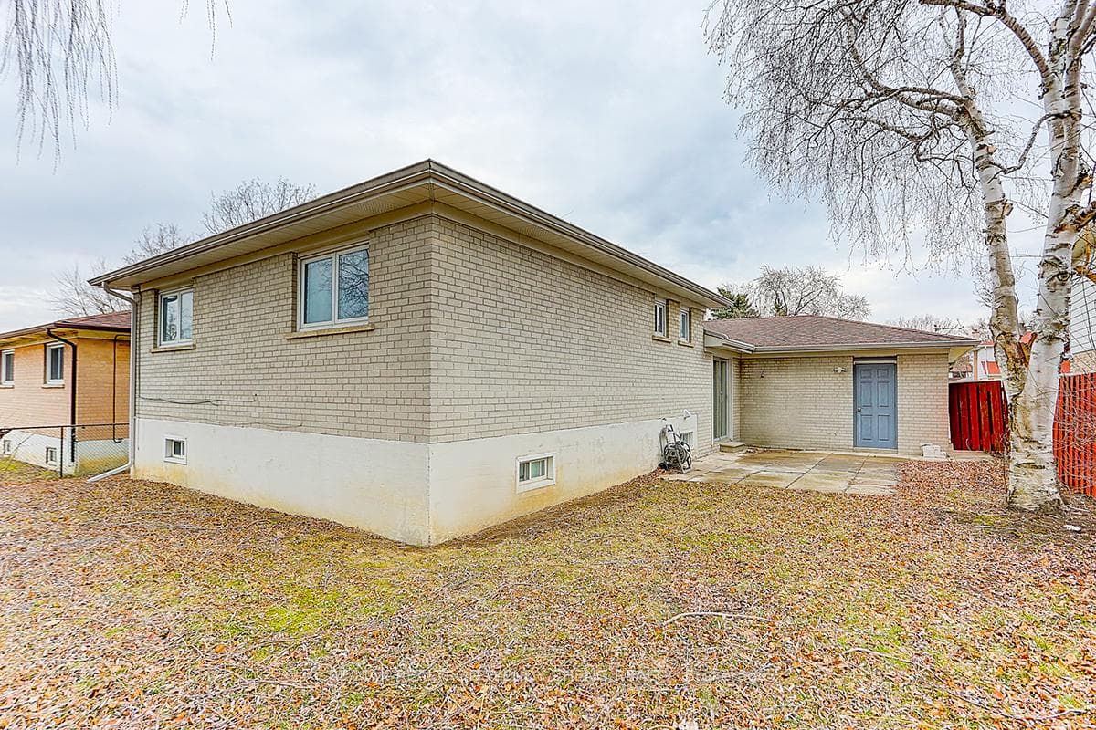 5 Marblemount Crescent photo 38