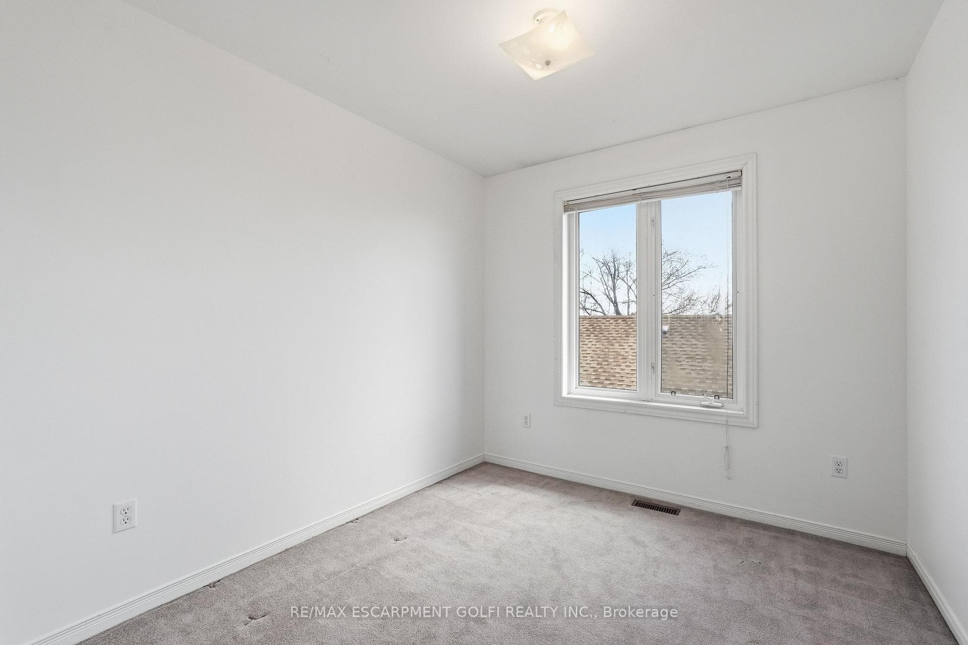 31 Sheridan Drive photo 20