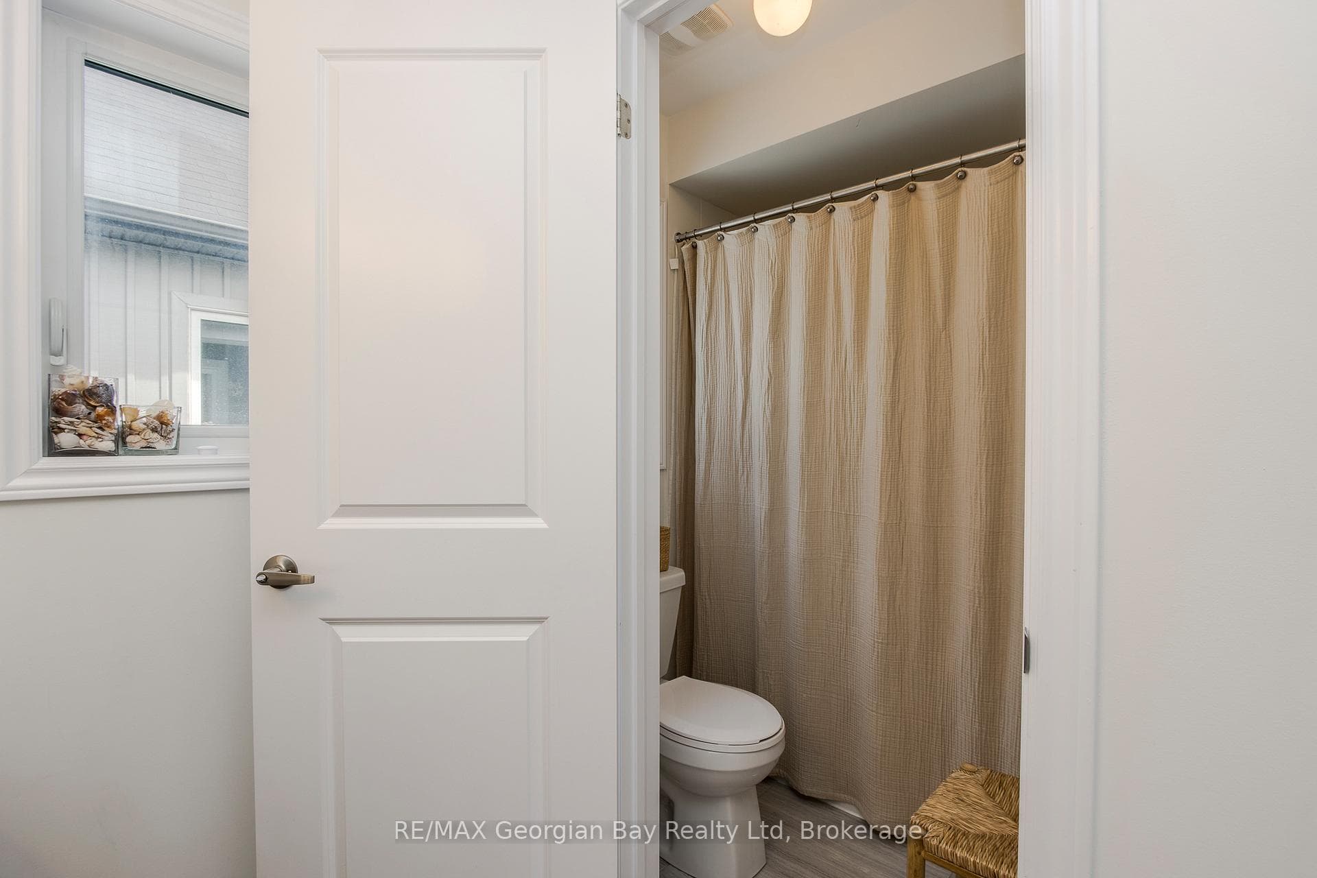 215 Roy Drive photo 31
