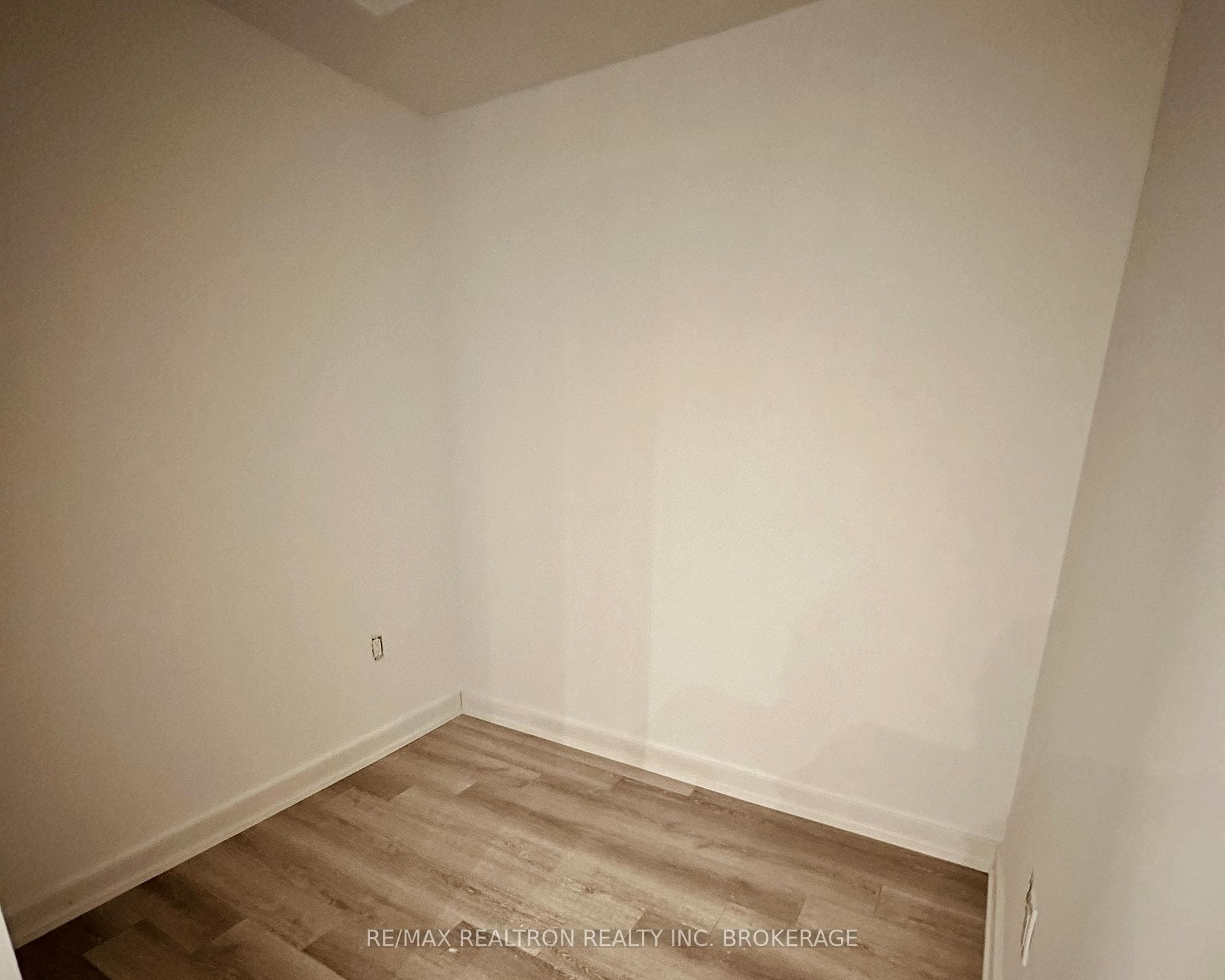 121 St. Patrick Street Unit 910 photo 4