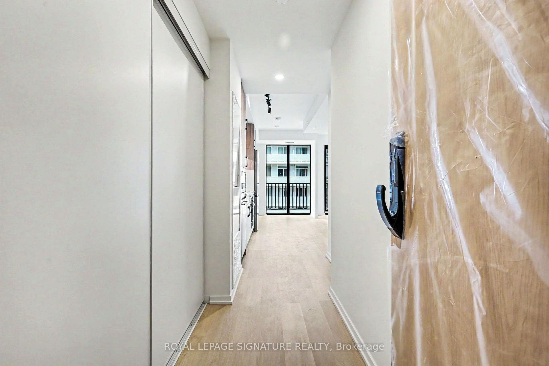 109 Erskine Avenue Unit 1111 photo 39