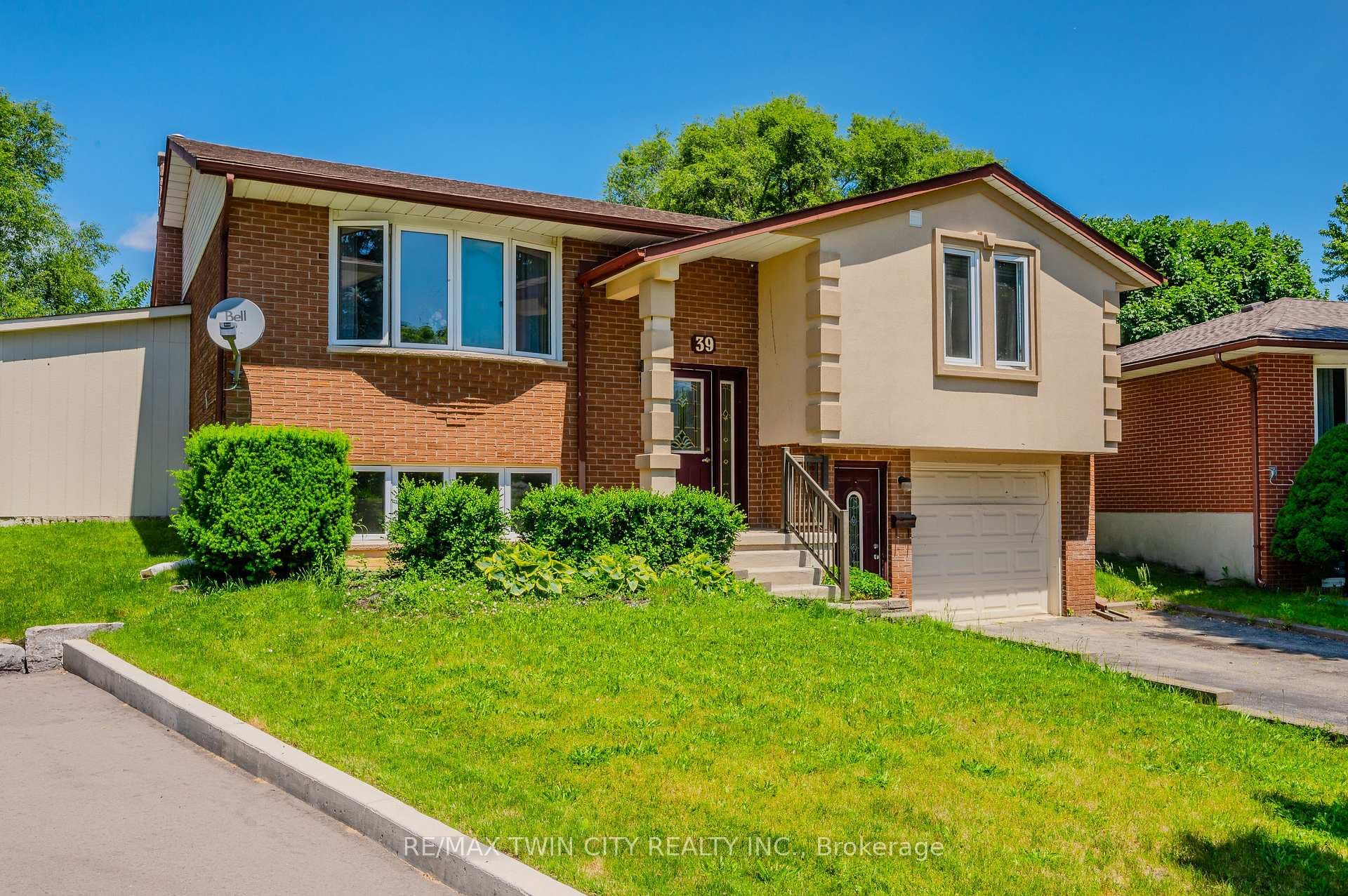 39 Spring Hill Place photo 2
