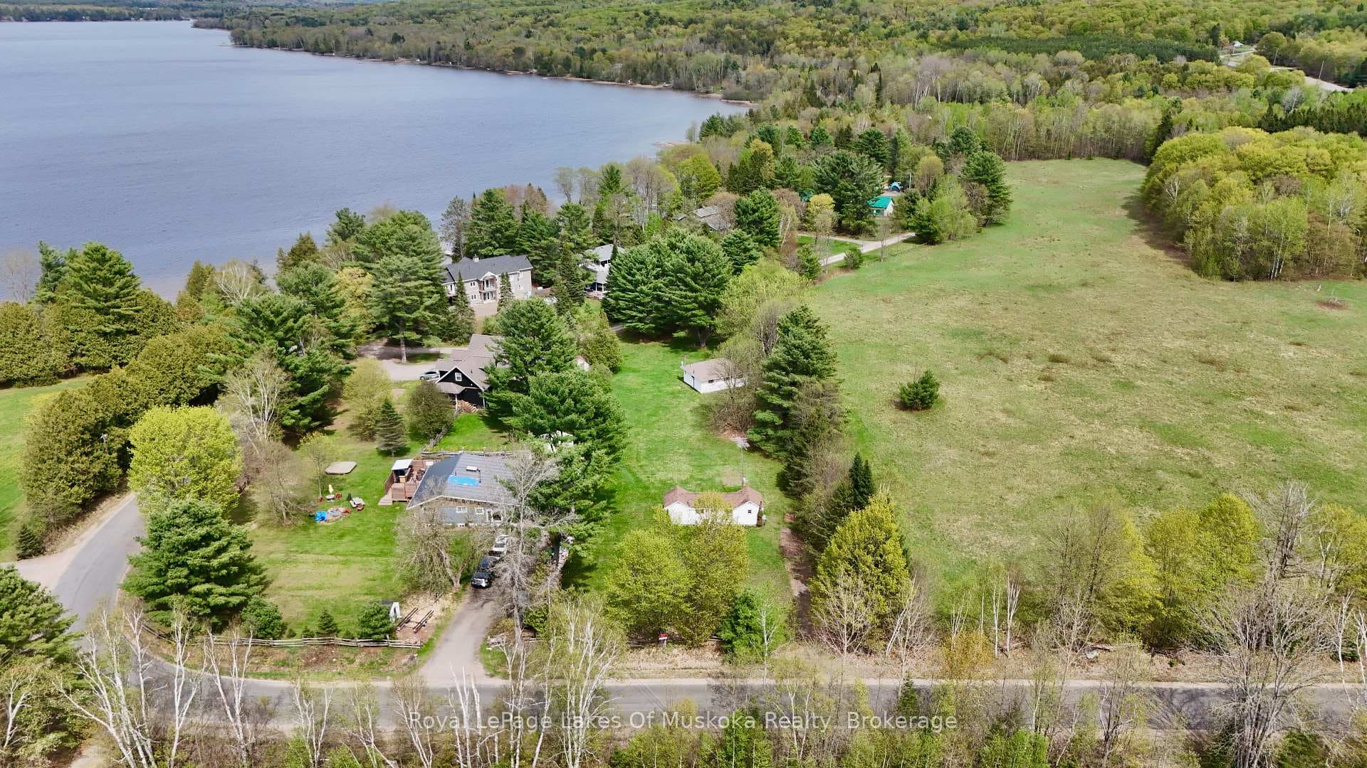 Fantastic location. Walking distance to Maple Lake