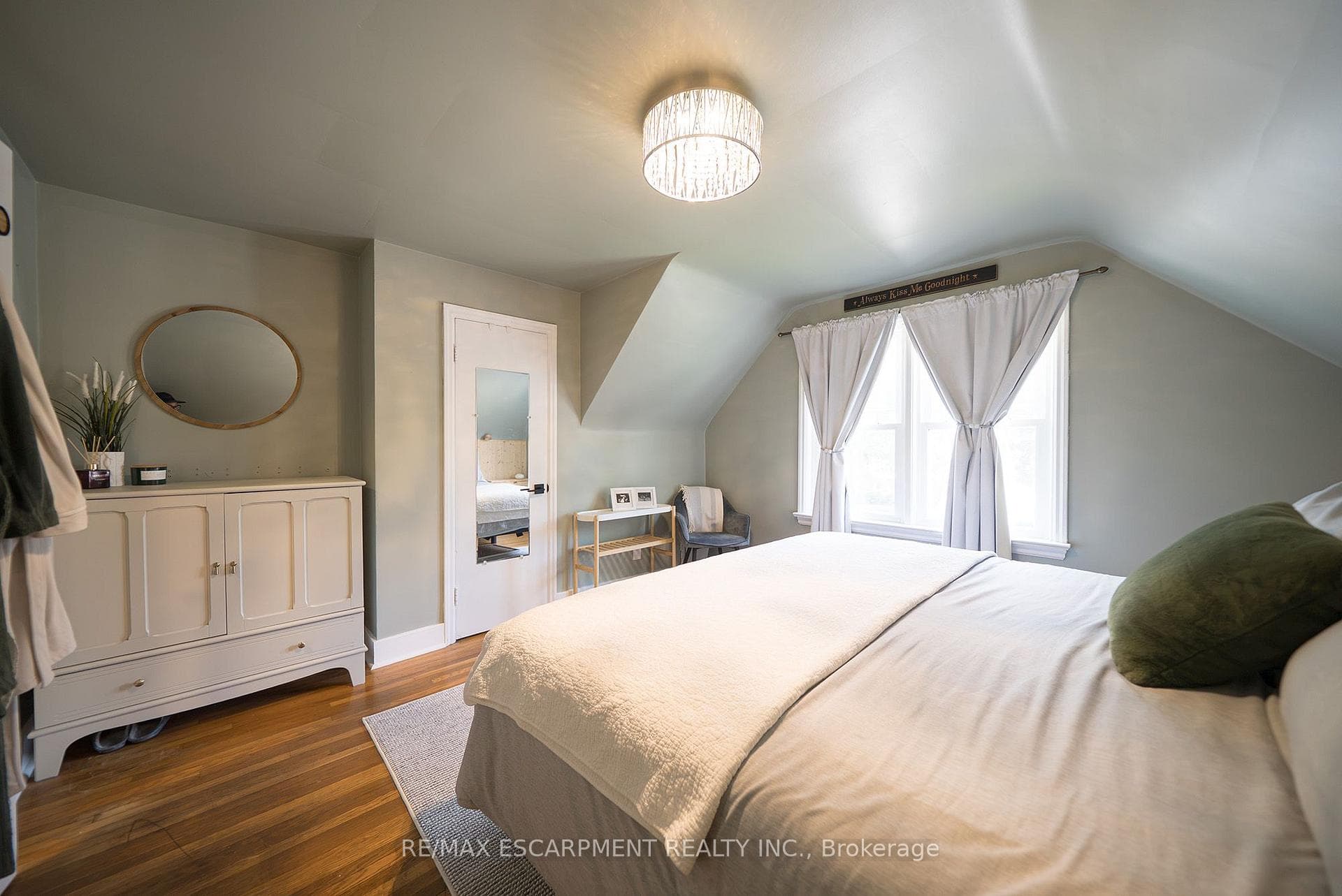 22 Burwell Street photo 21
