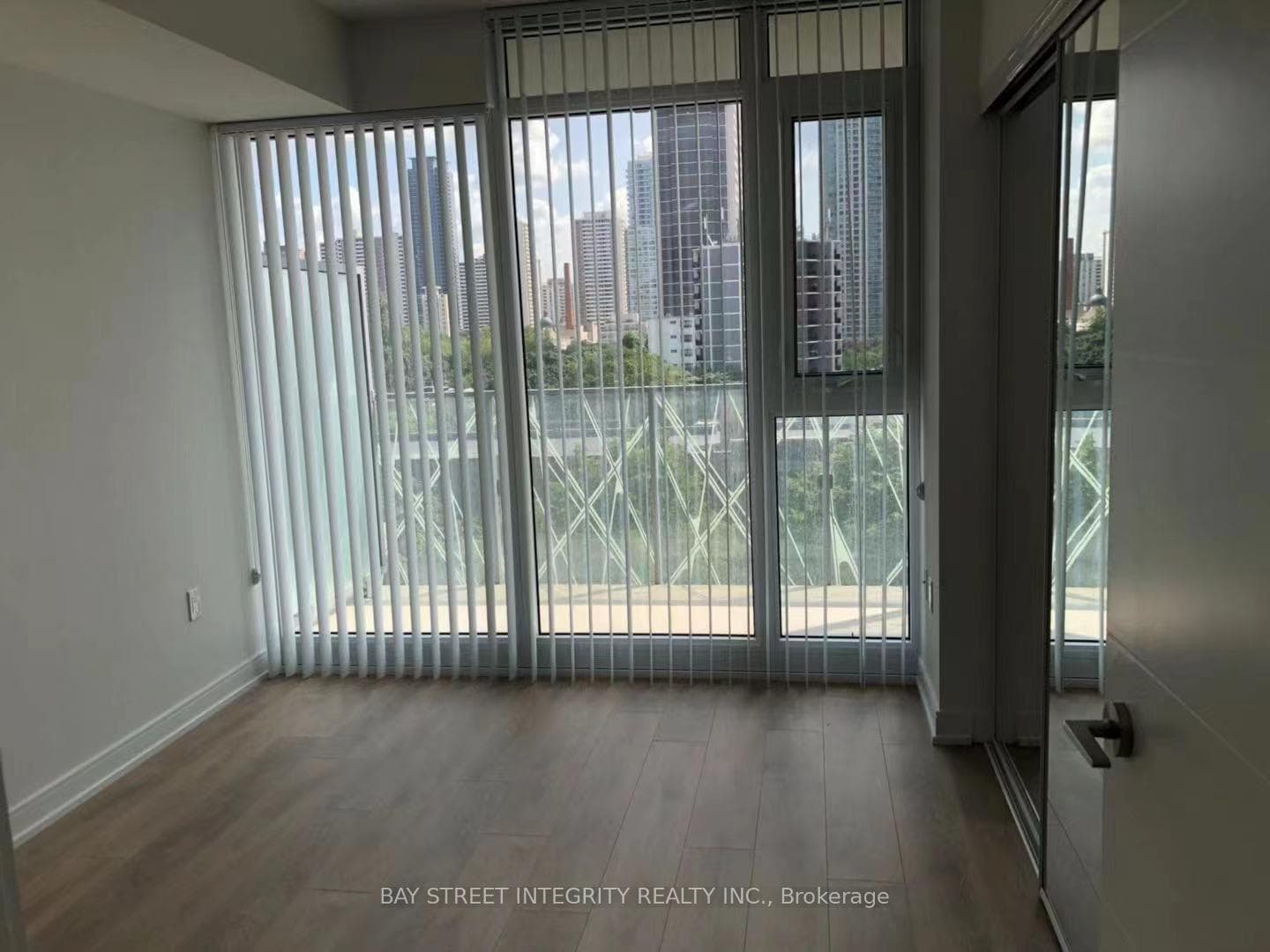 50 Wellesley Street Unit 908 photo 5