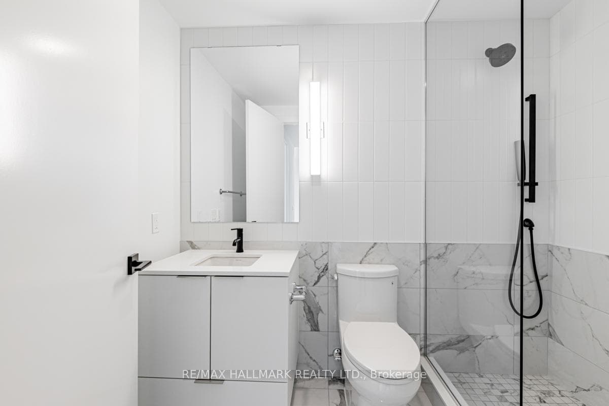 327 King Street Unit 2906 photo 11