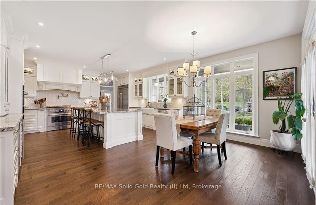 2073 Maplewood Road photo 11