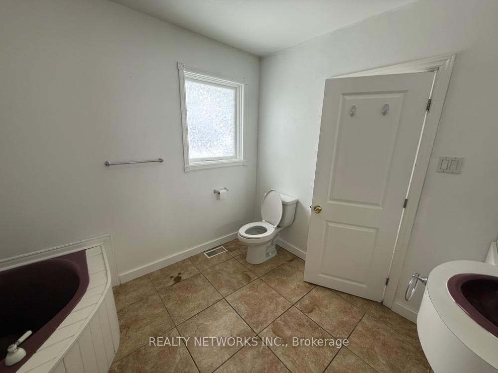 364 Craig Street photo 8