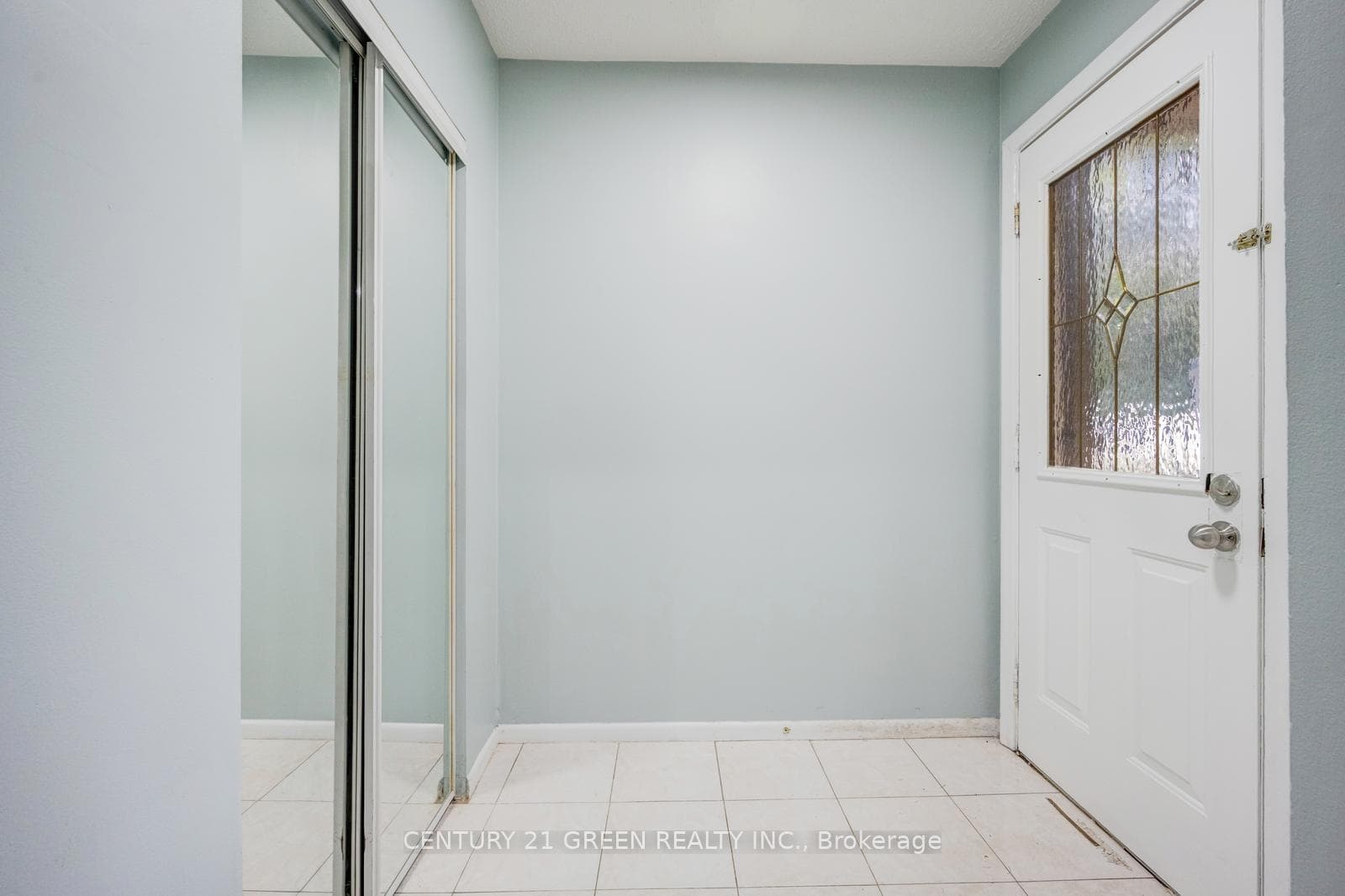 11 Burgby Avenue photo 4